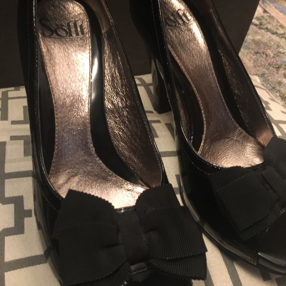 Sofft black patent leather heels